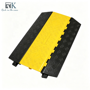 Rampe de protection de câbles mobiles pour extérieur, en caoutchouc, pour événements - Product Image 1