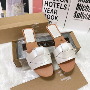 <strong>2026</strong> New Ladies Flat Slippers Summer <strong>Fashion</strong> Leather Sandals Slippers Female Outdoor Babouches <strong>Women</strong> Slides Slippers - Product Image 3