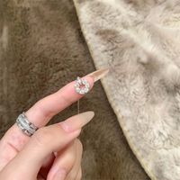 Parure de bijoux toroïdale pour femme, style européen et américain, en alliage et zircone, avec serti clos en forme de papillon, tendance, avec boucle en zircon cubique