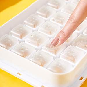 Bac à glaçons avec couvercle et compartiment, moule à glaçons avec 56 cubes, bacs à glaçons empilables pour <span class=keywords><strong>congélateur</strong></span> avec fond en silicone facile à démouler - Product Image 4