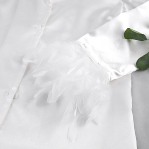 بيجامة حريرية فاخرة جديدة للنساء مكونة من قطعتين (أبيض) - Product Image 6