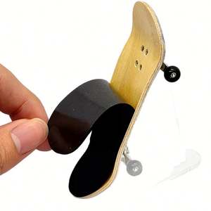 Vente en gros de ruban adhésif noir en mousse pour skateboard, trottinette et fingerboard à prix abordable - Product Image 3