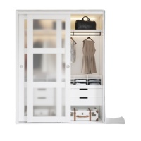 Porte de placard/garde-robe coulissante pré-assemblée en bois massif moderne à 3 vantaux avec insert en verre dépoli, finition décorative