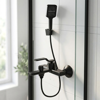Nouveau design de robinets muraux en laiton de luxe avec cascade pour baignoire et douche