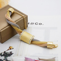 Vente en gros 18K Ensemble de bijoux de fête trois couleurs style personnalité extravagante Collier élégant Boucles d'oreilles Bague Bracelet pour fiançailles