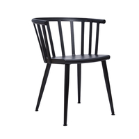 Chaise de salle à manger en plastique avec pieds en métal, chaise latérale en PP pour restaurant, café, usage domestique