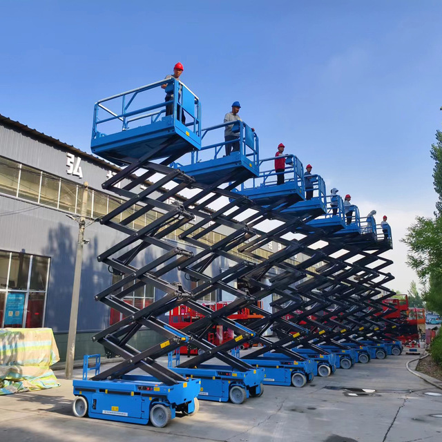 P-0121 600 KG Multi-Length Motor Tracked Mobile Aerial Elevating Scissor Lift Work Platform with Engine Gearbox High Efficiency
