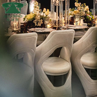 Chaises de Banquet d'Hôtel d'Occasion à Dubaï, pour Mariage, en Velours Blanc, avec Structure en Métal de Fer