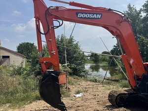 Mini-excavatrice Doosan DH60-7 de 6 tonnes avec godet de terrassement, équipement de construction d'occasion - Product Image 6