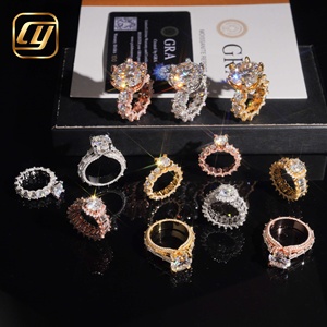 Anillos de Compromiso de Lujo para Mujer en Plata 925 con Moissanita, Corte Brillante Redondo, Engaste Pavé, Baño de Rodio, Estilo Corona - Product Image 4