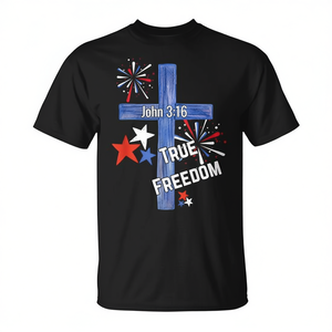Camiseta cristiana del 4 de julio, diseño de cruz True Freedom de Juan 3:16, unisex, para adultos, manga corta, cuello redondo, impresión digital - Product Image 3