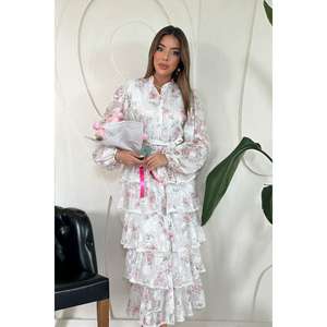 Elegante Vestido de Noche de Gasa Floral con Capas, Corte A, Cintura Imperio y Manga Larga Transparente - Product Image 3