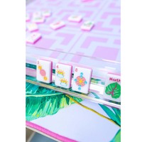 Mahjong Akrilik Glossy Berbingkai Merah Muda dengan Alas Putih, Ubin Permainan Bergambar Flamingo Tropis, Pohon Palem, dan Naga yang Dilukis Tangan