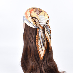 Prêt à Expédier Dernier <span class=keywords><strong>Vintage</strong></span> Style Rides Dames Écharpe En Gros <span class=keywords><strong>70</strong></span>*<span class=keywords><strong>70</strong></span> CM Carré Petit Bandanas Plissé Hijab Turban - Product Image 4