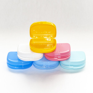 Boîte de rangement en plastique pour prothèses dentaires HUIYA, petite à moyenne taille, pour le soin des prothèses. - Product Image 4