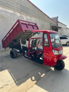 Tricycle motorisé agricole populaire <span class=keywords><strong>à</strong></span> cinq <span class=keywords><strong>roues</strong></span>, carrosserie ouverte, essence 300CC, avec abri de pluie - Product Image 2