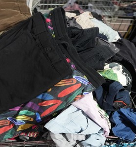 Vêtements d'occasion de haute qualité, best-sellers en Malaisie, parmi lesquels les shorts pour hommes - Product Image 3