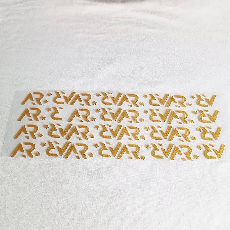 มีสีสัน