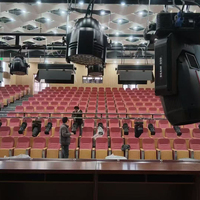 Chaises de théâtre empilables rembourrées en bois à pieds mobiles, chaises d'auditorium, mobilier scolaire, vente en gros