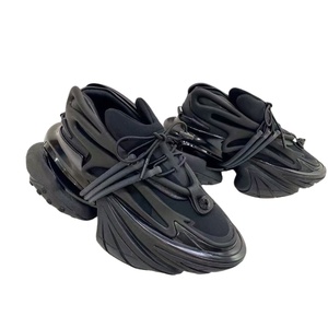 รองเท้ากีฬาแบรนด์ดีไซน์หรูสั่งทำพิเศษ รองเท้าทรงเรือทันสมัยพร้อมเชือกผูกและคุณสมบัติกันลื่น - Product Image 1