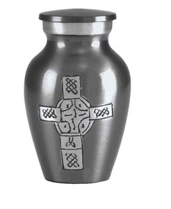 Nouvelle urne commémorative biodégradable de style américain gravée avec un croix de Holly pour les cendres de bébé, capacité de 3 pouces cubes - Product Image 1