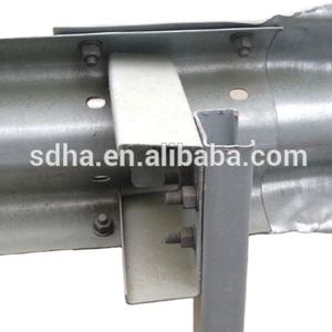 Barrières de sécurité routière de <span class=keywords><strong>type</strong></span> W, norme AASHTO M180, classe A, <span class=keywords><strong>type</strong></span> 2, meilleur prix, haute qualité, <span class=keywords><strong>avec</strong></span> poteaux et supports pour la sécurité routière - Product Image 3