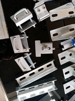 Ensemble complet d'accessoires de montage photovoltaïque galvanisés à chaud pour système de panneaux solaires, quincaillerie de fixation résistante à la corrosion