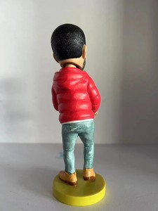 Statuetta Bobblehead in Resina Personalizzata OEM di Star del Rap Hip-hop Americano, Decorazione per Casa e Festival Musicali - Product Image 5