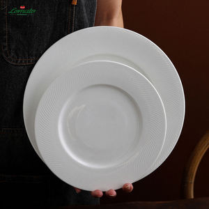 Plato de cerámica estilo europeo con textura de nervaduras diagonales, plato de porcelana para servir en restaurantes, hoteles, catering, para bistecs y ensaladas. - Product Image 1