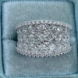 Anello da Donna con Mezza Fascia in Zirconi Brillanti, Elegante Gioiello da Dito per Matrimonio e Fidanzamento - Product Image 4