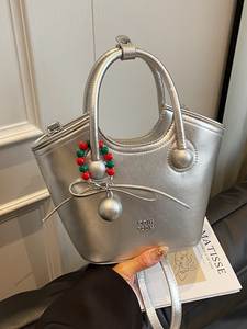 กระเป๋าถือสะพายข้างสีแดงราคาโรงงาน กระเป๋าถือทรงถังพรีเมียมสำหรับงานแต่งงาน กระเป๋าถือแบบถือหรือสะพายไหล่เดียว - Product Image 5