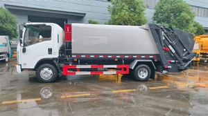 Petit <span class=keywords><strong>camion</strong></span> à ordures Isuzuu 4x2 <span class=keywords><strong>camion</strong></span> à ordures 6CBM compacteur <span class=keywords><strong>camion</strong></span> à ordures à vendre - Product Image 3