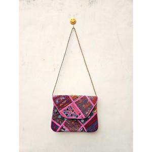 Venta al por mayor indio Vintage Banjara bolso de mano con bordado bohemio señora algodón forro cierre abierto para la temporada de invierno - Product Image 1