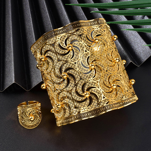 Vente en gros de bijoux éthiopiens personnalisés à la mode, bracelets joncs en or plaqué 18 carats avec entrelacement creux, ensembles de bagues pour femmes - Product Image 3