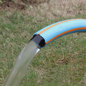 Enrouleur de <span class=keywords><strong>tuyau</strong></span> d'arrosage en PVC personnalisé anti-UV, anti-corrosion et rétractable pour usage extérieur, fabrication OEM ODM - Product Image 4