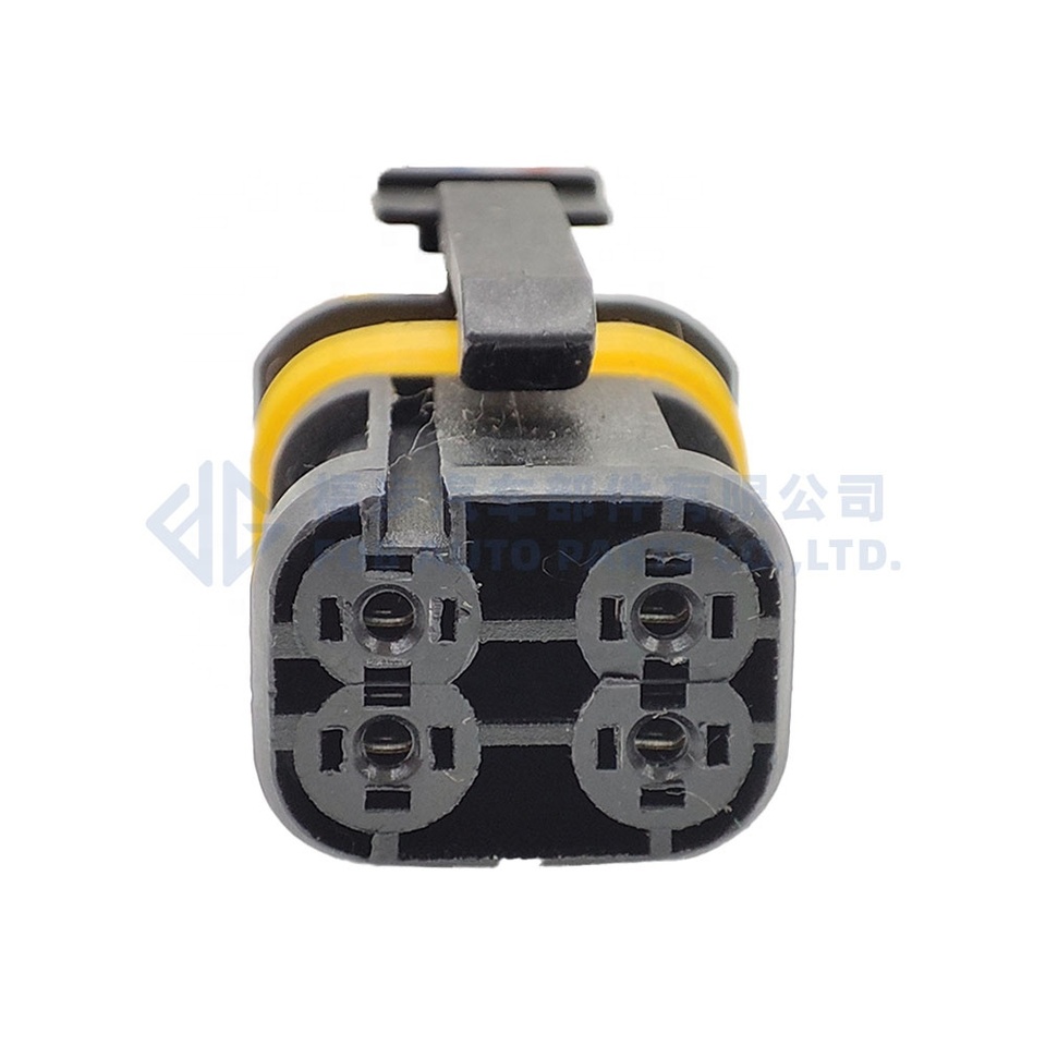 0090-507 Suitable for Sinotruk Truck Howo Shandeka C7HG7H Front Fog Light Turn Light Plug Connector Four-wire Fog Light Harness