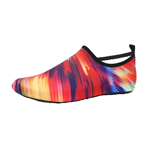Scarpe da Spiaggia per Bambini - Suola Morbida in Nylon ad Asciugatura Rapida, Antiscivolo, Calda, con Punta Antiurto, Facili da Indossare/Togliere per Uso Interno e in Spiaggia - Product Image 1