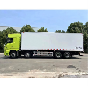 Camion frigorifique personnalisé 8x4 20 tonnes 465 CV Dongfeng à température constante pour le transport de fruits, légumes et viande sur le marché mondial - Product Image 3