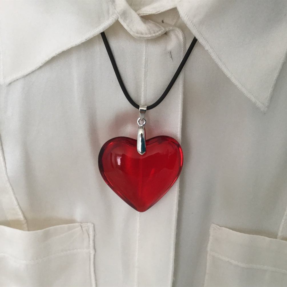 Collier Vintage Pendentif Rouge Lucite - Breloque Gland Argenté - Style Années 90