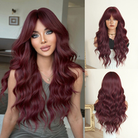 Peluca de Cabello Sintético Largo y Ondulado Rojo Borgoña de 26 Pulgadas con Flequillo de Cortina, Fibra Resistente al Calor, Aspecto Natural Mate