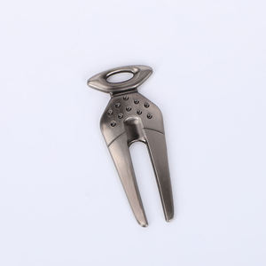 Outil de réparation de divots de golf de haute qualité avec clip de marqueur de balle et marqueur de balle intégrés - Product Image 6