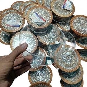 Conteneur d'emballage en acrylique fait main avec couvercle en bois artisanal pour les acheteurs internationaux - Product Image 1