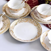 Vente en gros de bols et d'assiettes en céramique ornée d'or exquis personnalisés pour une cuisine raffinée