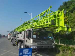 ZTC500A562 Grúa de camión de 50 toneladas Grúa hidráulica montada en camión con pluma de 46/61m - Product Image 6