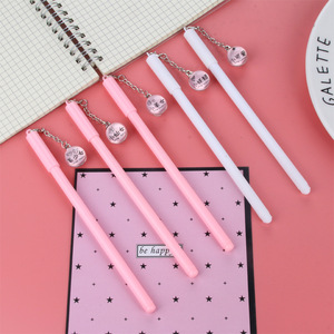 Pendentif fille mignonne minimaliste pour un stylo neutre, breloque petite fée rose, papeterie étudiante créative - Product Image 2