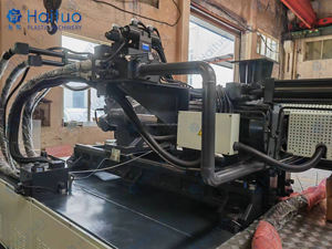 Machine de moulage par injection hydraulique HAITUO HTF-900/U pour tables, chaises et paniers en plastique PET/ABS - Product Image 6