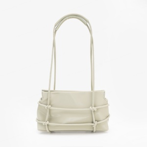 Sacs à bandoulière pour femmes en PU transparent avec fermeture éclair, chaîne personnalisée, mode, vente en gros - Product Image 5