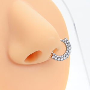 Anillo de Nariz de Titanio Chapado en Oro Vintage ASTM F136, con Doble Nivel de Circonitas, Tipo Clicker, Segmento Articulado - Product Image 2