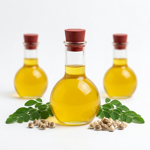 Huile de Moringa Végane Pressée à Froid Hydratante pour le Corps en Forme Liquide avec des Bienfaits Raffermissants et Éclaircissants pour Tous Types de Peau - Product Image 1
