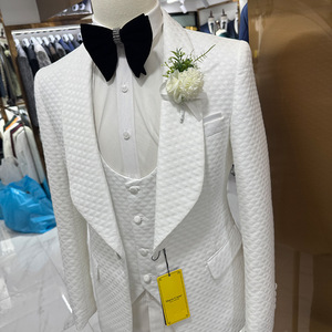 S067N 2025 nouveau 3 pièces <span class=keywords><strong>blanc</strong></span> hommes <span class=keywords><strong>mariage</strong></span> décontracté hôte costume <span class=keywords><strong>pour</strong></span> printemps été exportation transfrontalière élégant <span class=keywords><strong>pantalon</strong></span> hommes costume - Product Image 2